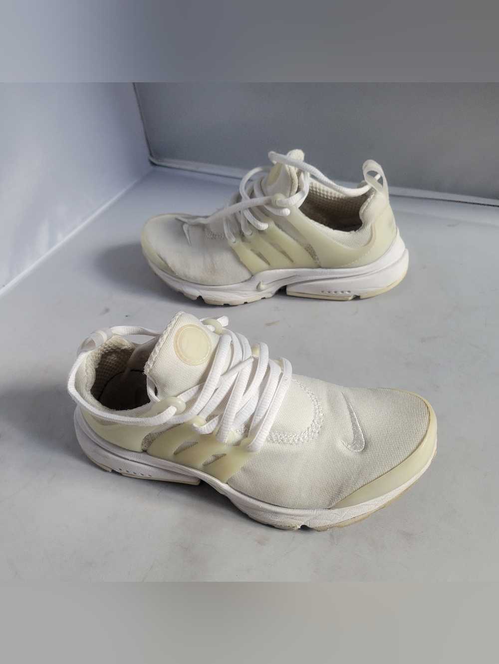 Nike Air Presto Essential Kids  12 Running Shoes Triple White Sneakers Us Size 3